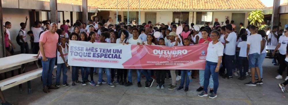 EDUCAÇÃO: Escola Municipal Itamar Oliveira Rodrigues realiza caminhada alusiva ao Outubro Rosa 