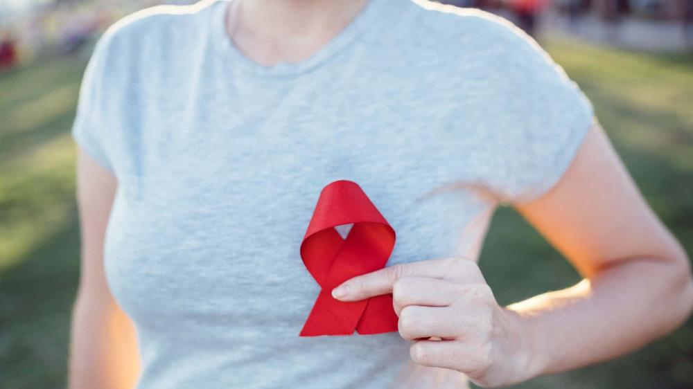 Dezembro Vermelho: Especialista explica como funcionam os tratamentos que combatem o HIV 