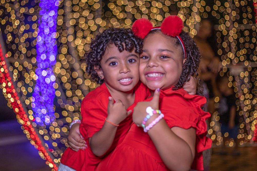  Com mais de 100 mil microlâmpadas, Lauro de Freitas ganha mais brilho e luz com a decoração especial de Natal