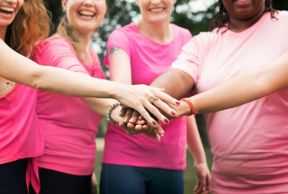 Outubro Rosa: Mulheres devem manter seu autocuidado anual e olhar para mamas com amor e atenção