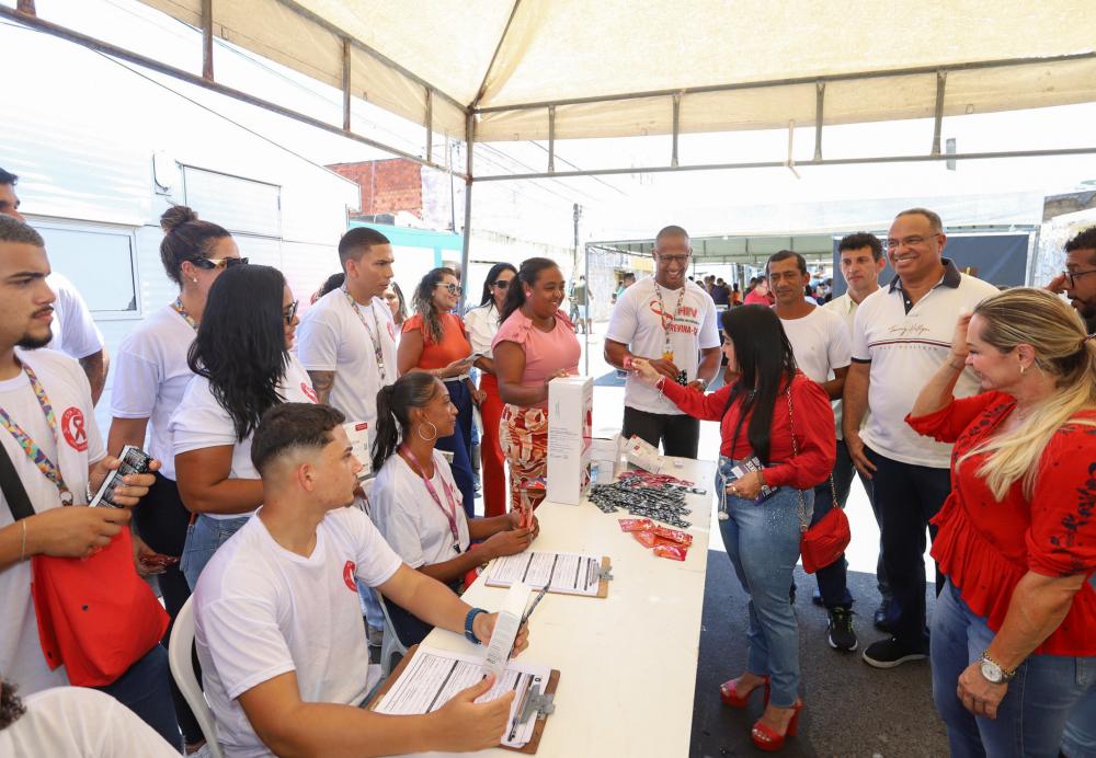 ‘Prefeitura em Ação’ leva atendimento de diversas secretarias e atrai moradores para o Centro de Lauro de Freitas