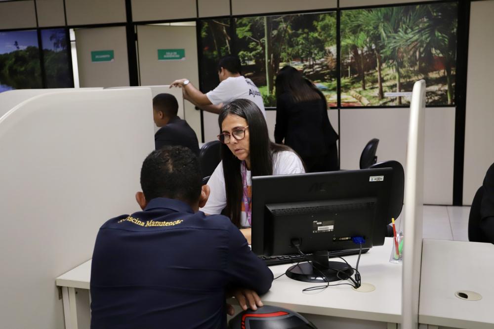 Semana de Conciliação: mais de 100 débitos fiscais são regularizados no primeiro dia da ação em Lauro de Freitas