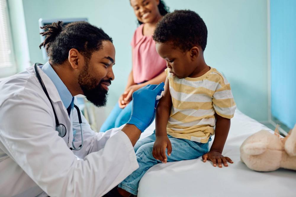 Dia Nacional da Vacinação: infectologista alerta para a importância de manter a imunização em dia