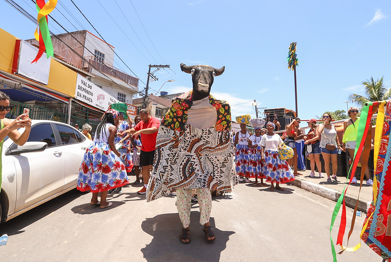 Circuito Brincantes reúne diversidade cultural e alegria no último dia de Carnaval em Lauro de Freitas