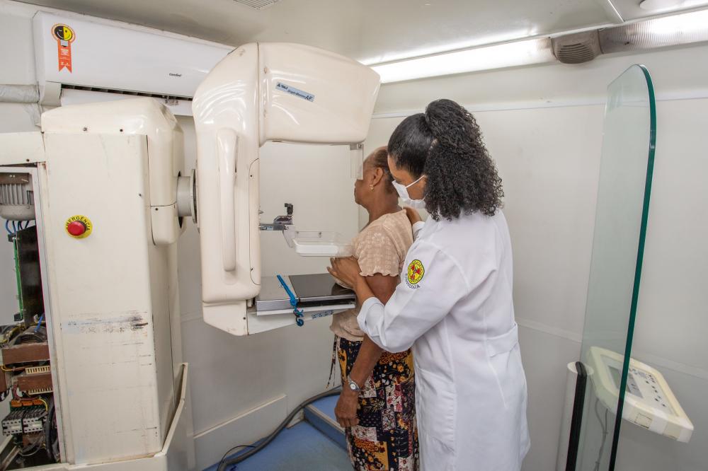 Blitz Rosa: Moradores de Itinga são beneficiados com mamografia e outros serviços de saúde na USF Santa Bárbara