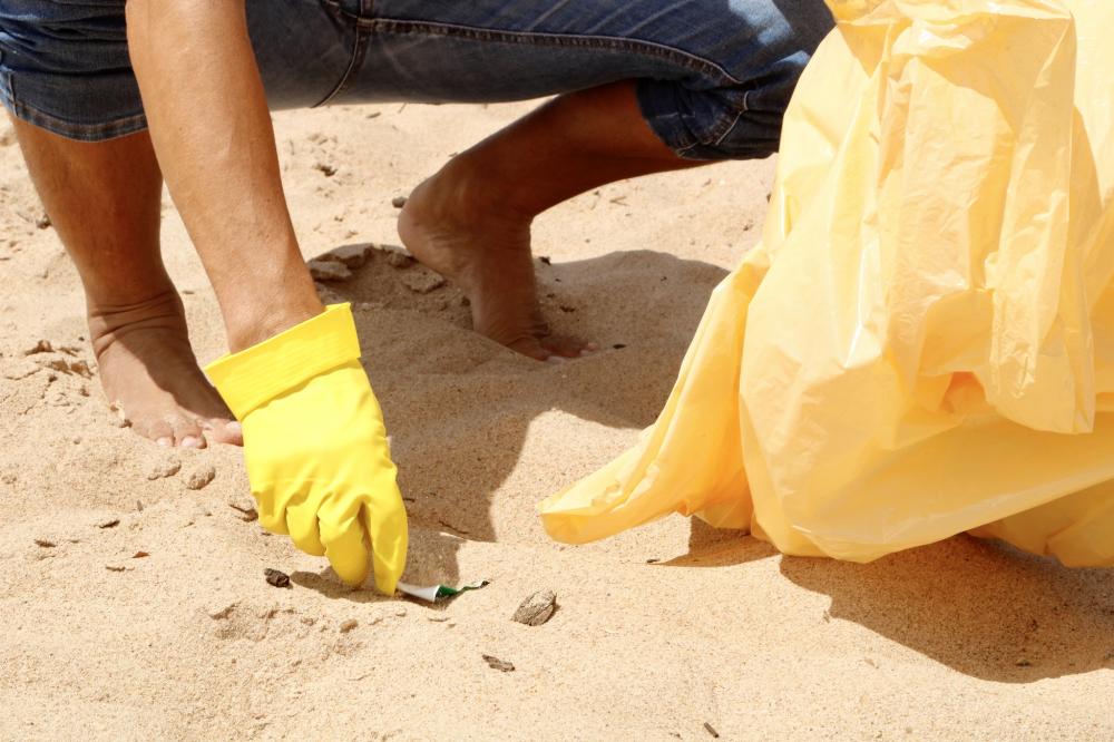 Projeto 'Essa Praia Também é Minha' promove ação de limpeza em Vilas do Atlântico neste domingo (29)