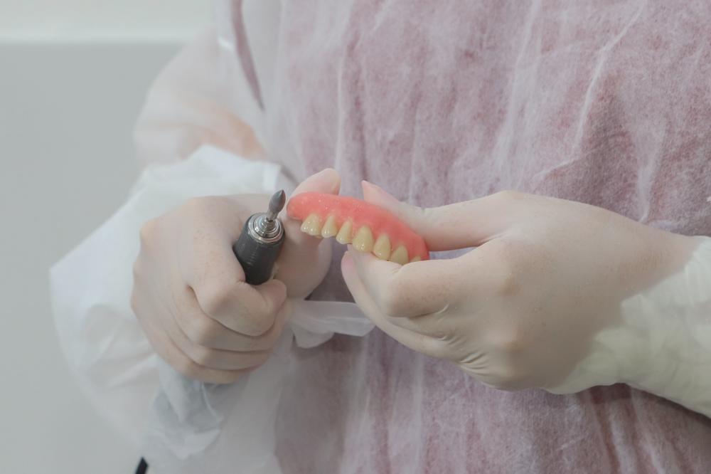 No dia da Saúde Bucal, Prefeitura entrega próteses dentárias e realiza procedimentos no CEO de Itinga