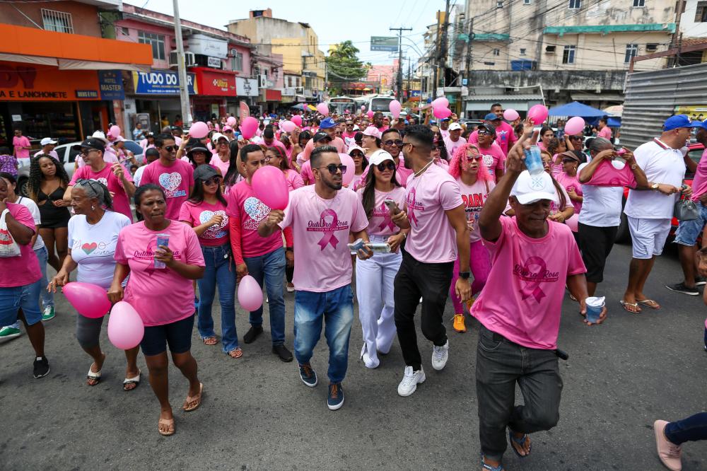 Caminhada do Outubro Rosa, na Itinga, alerta para os cuidados com a saúde feminina