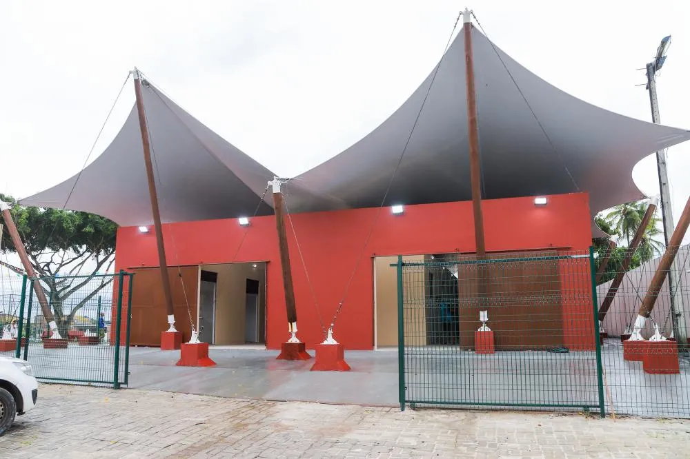 Moradores de Vida Nova comemoram entrega de camelódromo pela Prefeitura de Lauro de Freitas