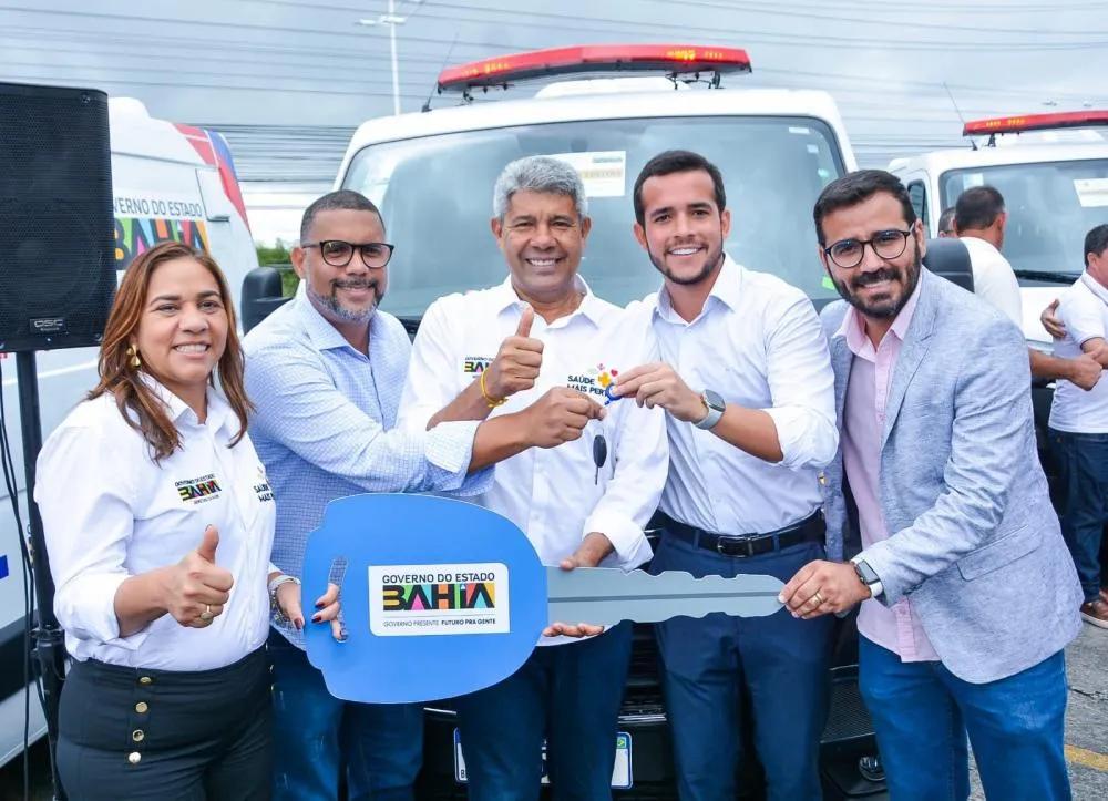 Lauro de Freitas conta com nova ambulância para fortalecer as ações de saúde pública municipal
