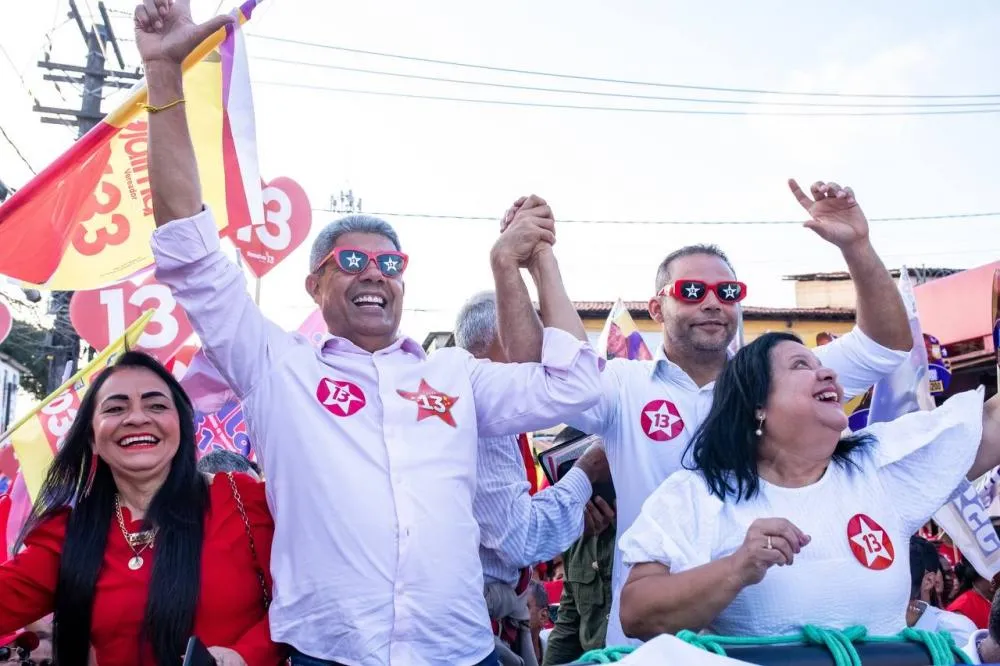 Governador Jerônimo fala em nome do Time de Lula em comício de Rosalvo