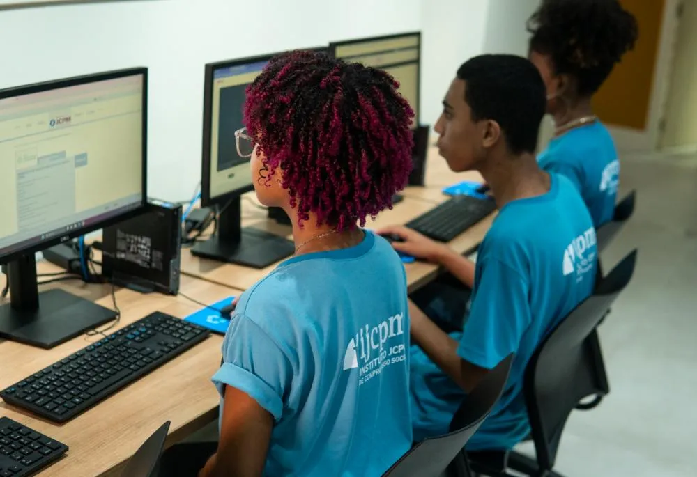 Instituto oferece mais de 200 vagas de cursos gratuitos para jovens