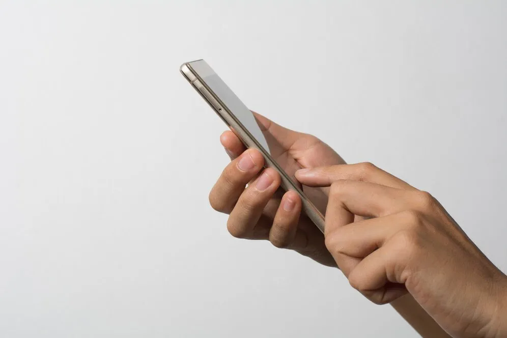 Nomofobia: psiquiatra explica como a dependência digital afeta a mente