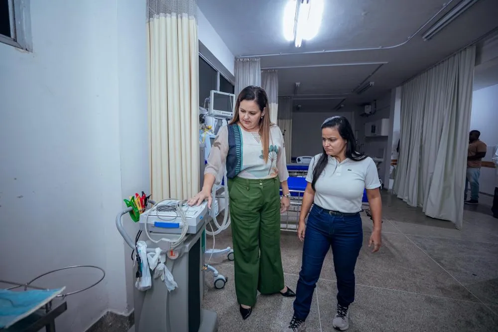 Prefeita Débora Régis visita unidades de saúde e toma medida drástica
