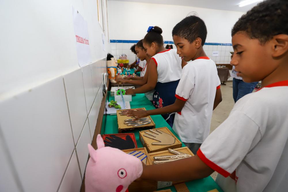Mostra de Trabalhos do AEE destaca desenvolvimento sensorial na Escola Paulo Malaquias em Portão