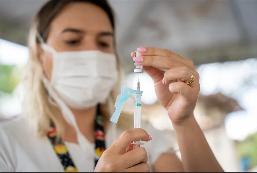 Bahia recebe mais de 205 mil doses da vacina contra a covid-19