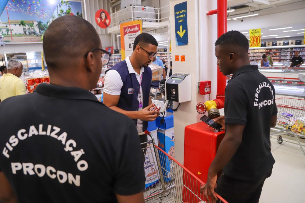 PROCON Lauro de Freitas inicia ‘Operação Natal 2023’; consumidor deve ficar atento